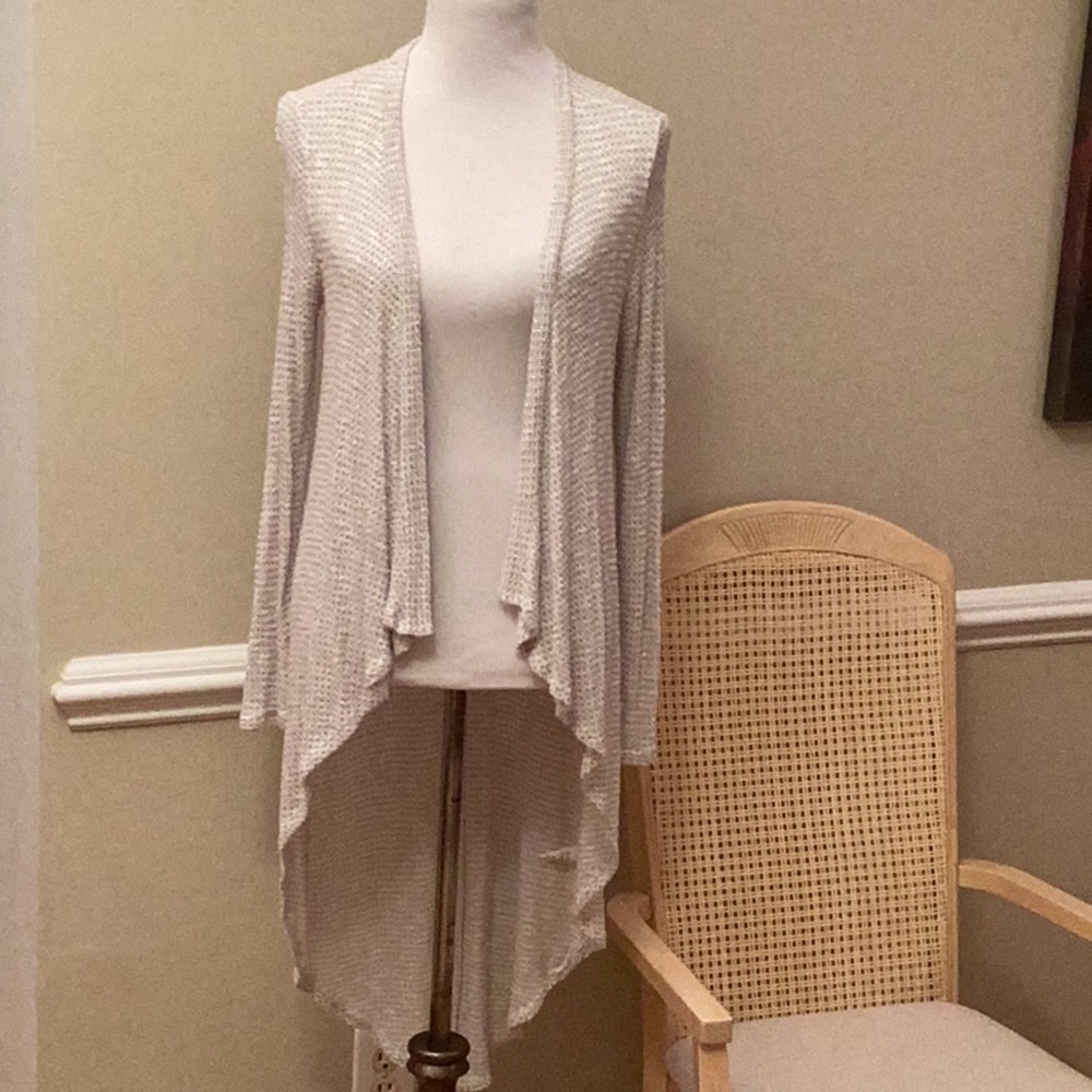 Aiden Y gray and white waterfall front hi lo lightweight sweater.  Size …
